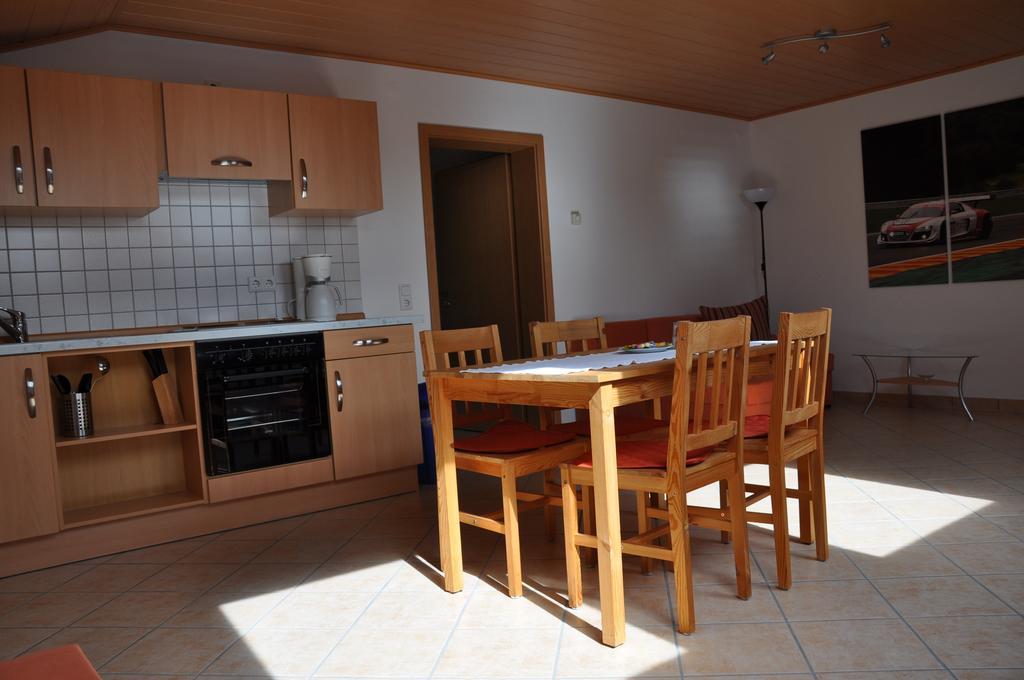 Fliederhof Ferienwohnungen Herresbach Quarto foto